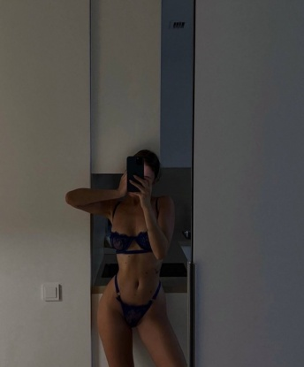 Валенька, 23 года, 1 размер груди